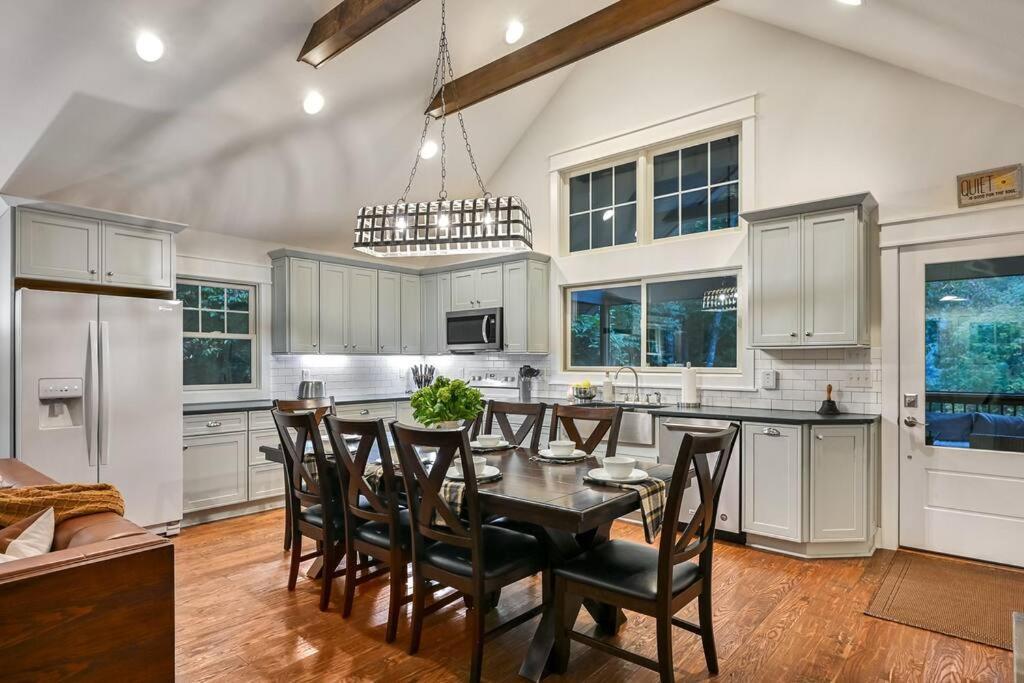 The Cove Retreat- Hot Tub/Screened Porch/Game Room Lake Lure Exteriör bild