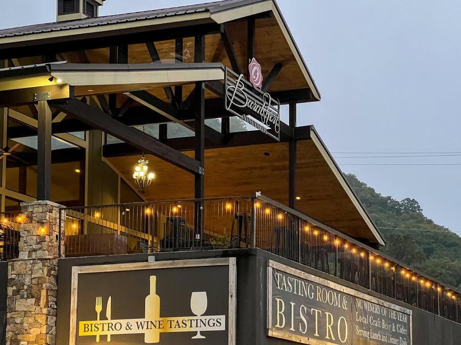 The Cove Retreat- Hot Tub/Screened Porch/Game Room Lake Lure Exteriör bild