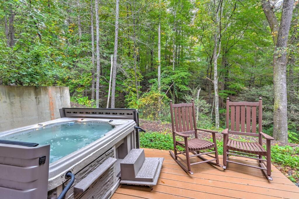 The Cove Retreat- Hot Tub/Screened Porch/Game Room Lake Lure Exteriör bild